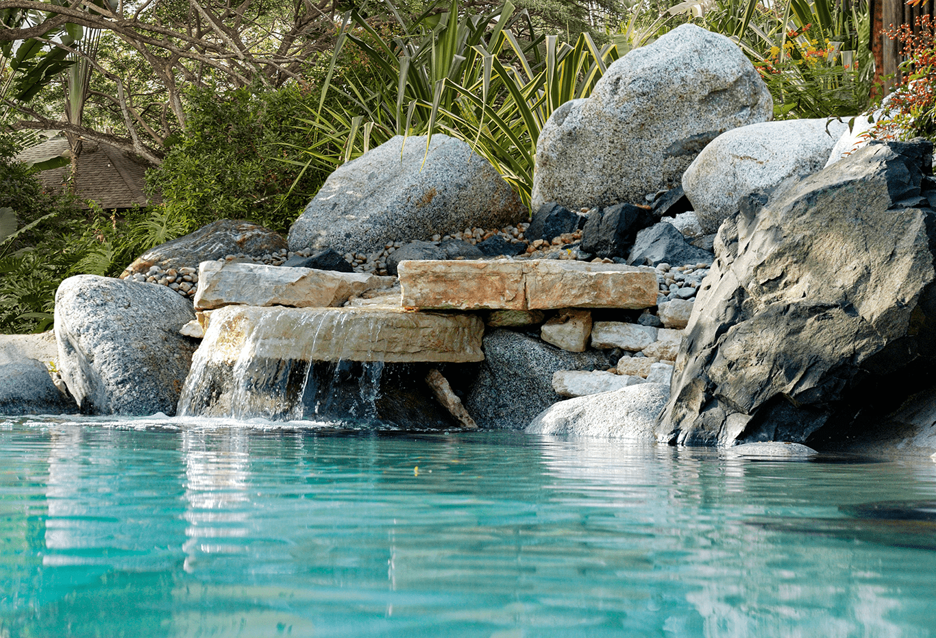 cascade en pierre naturelle